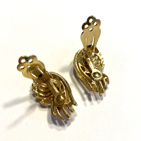 Lisner Clip On Earrings Textured Gold & Faux Pearl Beads Dressy 70s Vintage - Picture 6 of 7